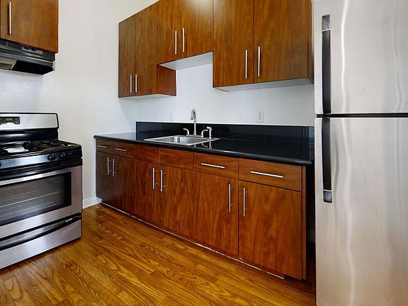 4th image of 334 N Heliotrope Dr APT 207