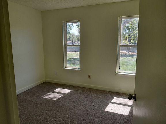 3rd image of 900 Sir Galahad Dr APT B