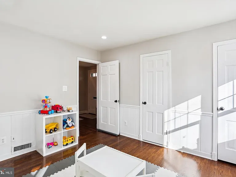 7832 Fulbright Ct — Photo 6