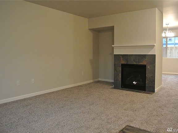 4th image of 226 NE Tronson Cir