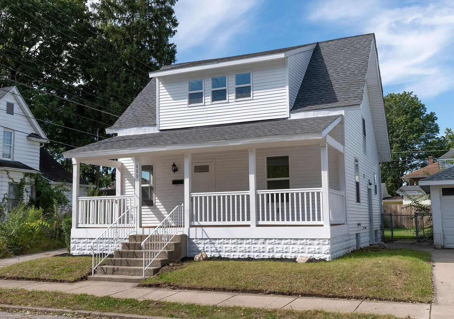 Mishawaka Newly renovated 3 bedroom single family home — Photo 1
