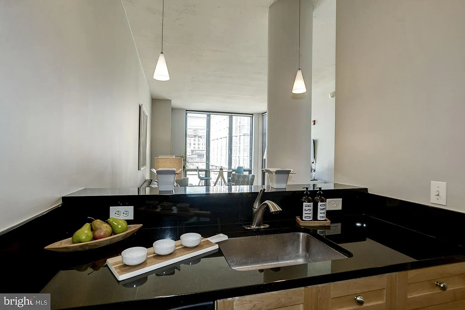 1 bed, 669 sqft, $3,000 — Photo 4