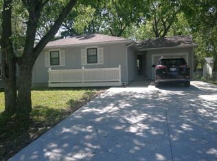 103 S Jefferson St, Spring Hill, KS 66083