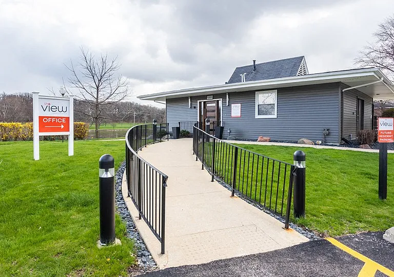 The View Apartments St Charles — Photo 26