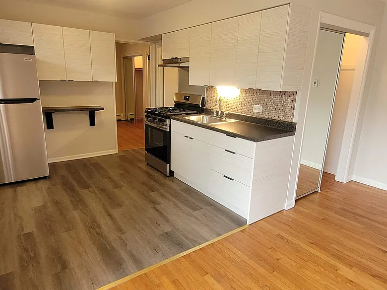 2900 N River Rd #9 — Photo 7