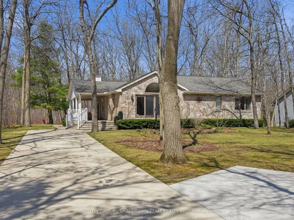 8816 Timberwood Trl, Lambton Shores, ON N0M 1T0