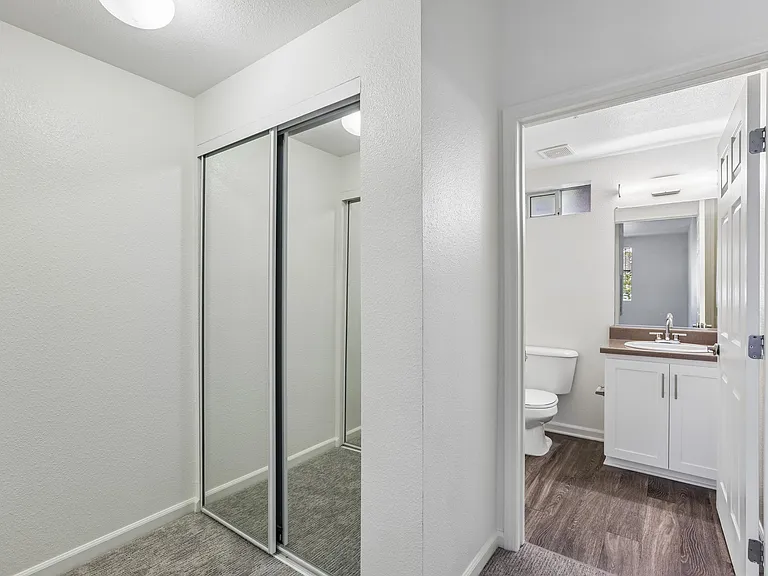 Theatre Square Apartments — Photo 10