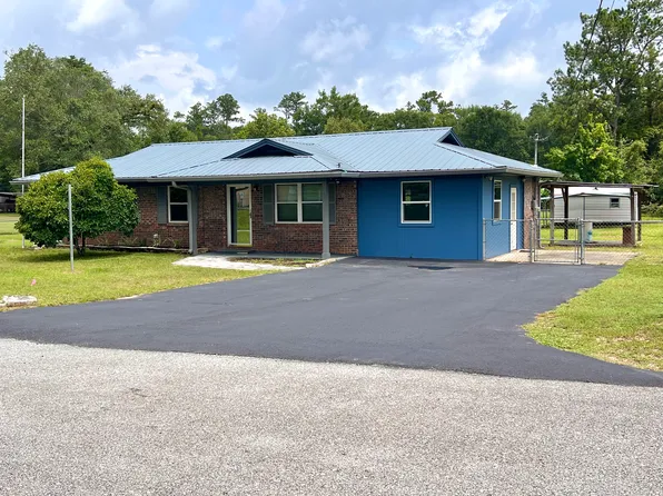 8126 Adams St, Sneads, FL 32460