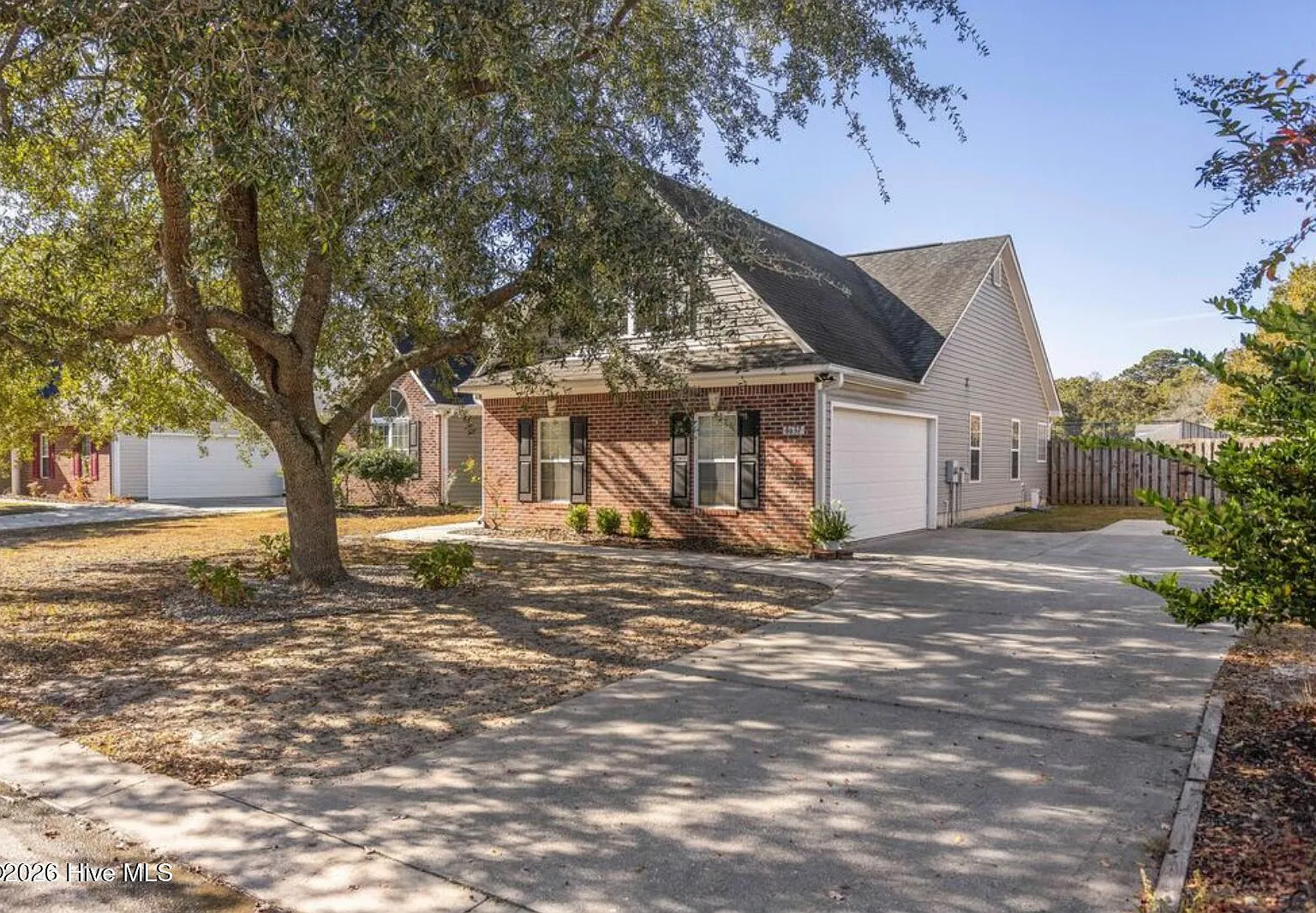 3 bed, 2.0 bath, 1938 sqft, $3,000 — Photo 1