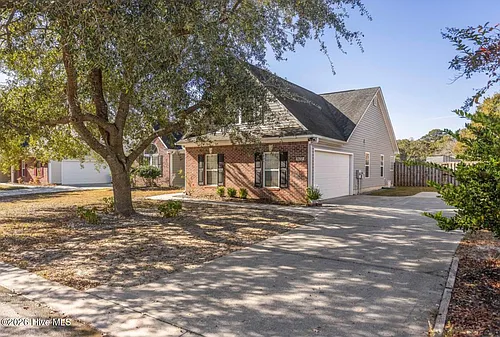 8637 Plantation Landing Dr Photo 1