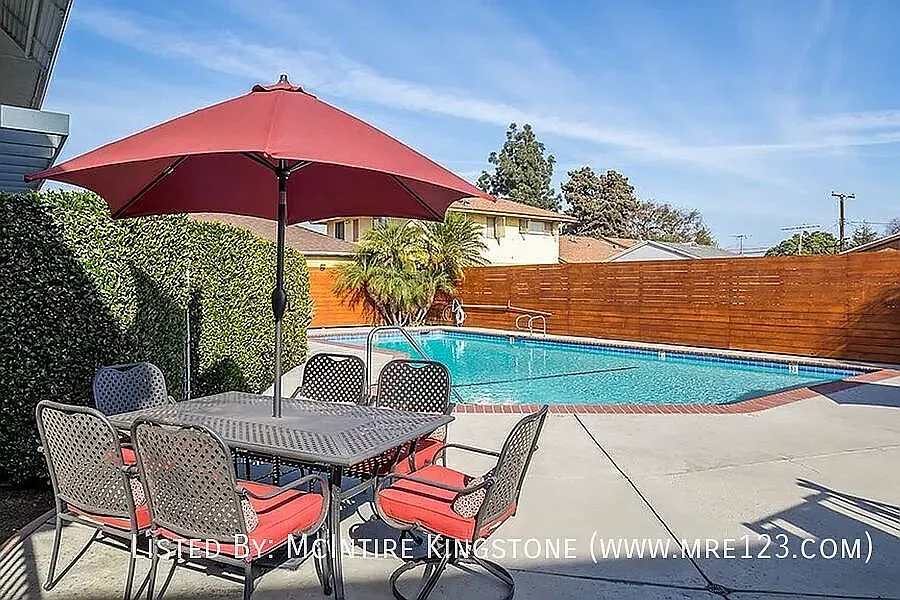 5626-5630 Sultana Ave — Photo 2