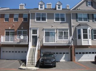 14 Tellicherry Ct #TOWNHOUSE, Jersey City, NJ 07305