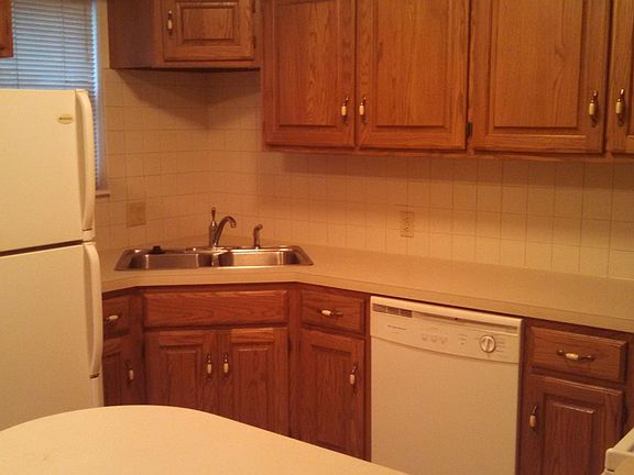5th image of 2704 Independence St APT 1