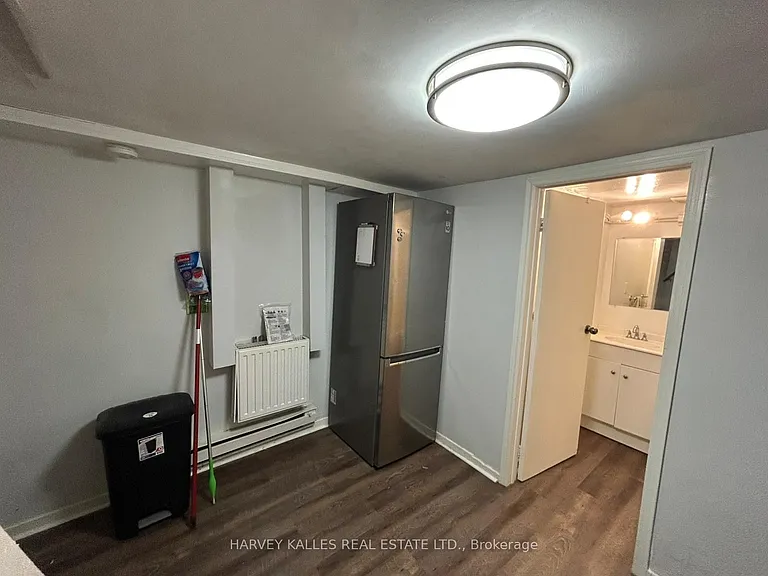 1098 Bathurst St #3 — Photo 6