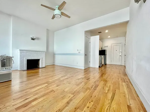 258 West 22nd Street image 5 of 8