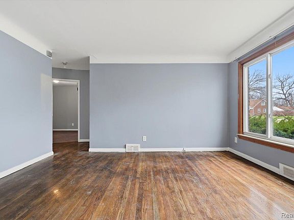 2nd image of 9193 Rutherford St