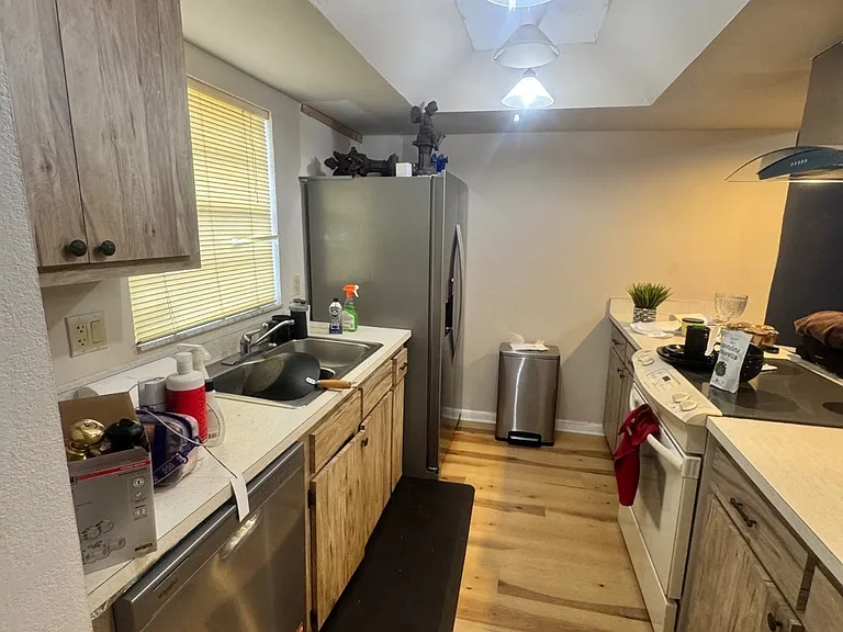 119 Fairway Dr — Photo 2