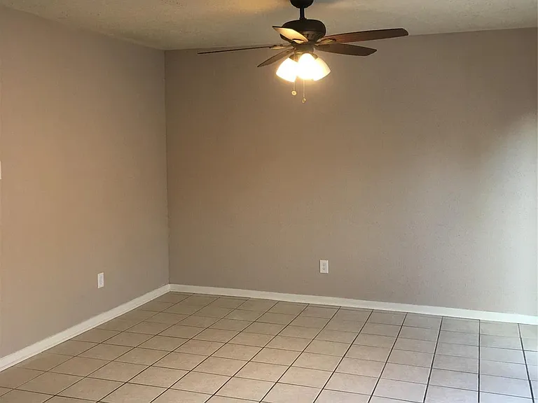 3010 Bee Cave Dr — Photo 6