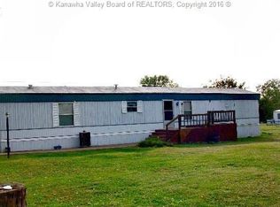 83 Joe St, Buffalo, WV 25033