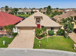 1141 SW 115th Ave, Pembroke Pines, FL 33025
