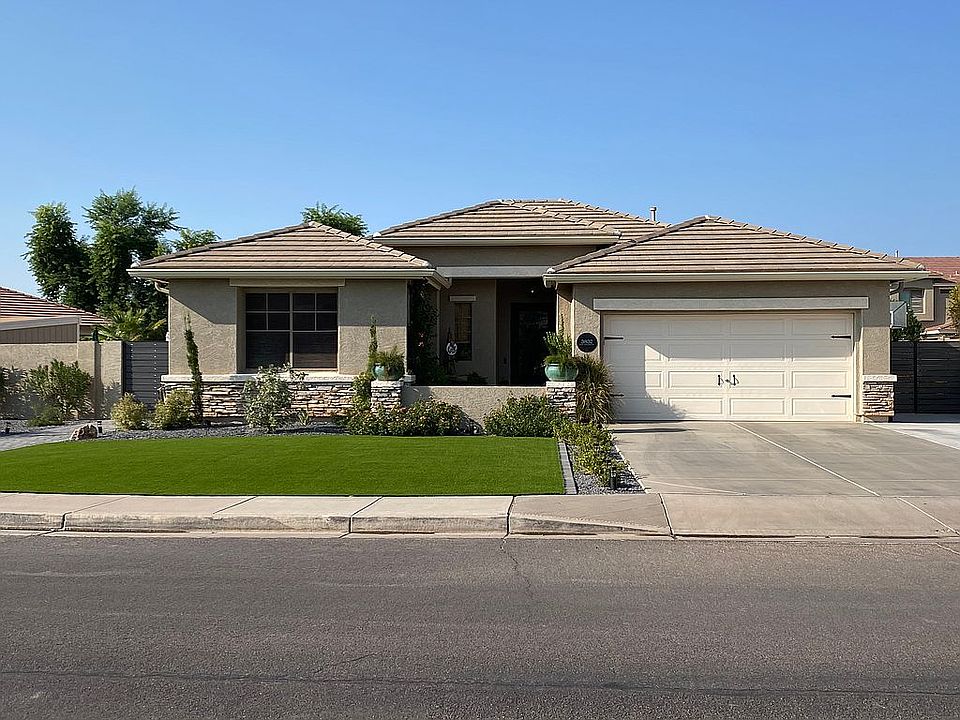1st image of 3832 E Packard Dr
