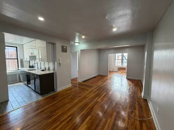 250 East 38th Street image 1 of 15