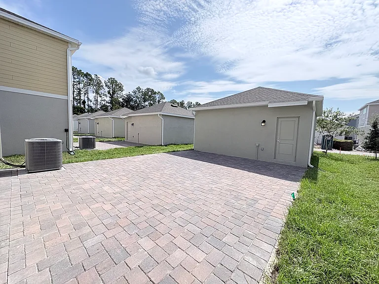 820 Aubey Ln — Photo 25