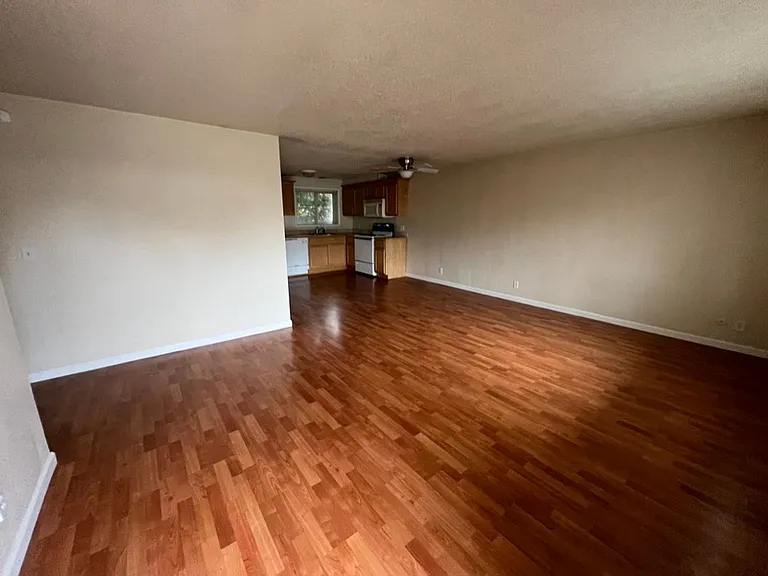 1425 W 8th Ave #11 — Photo 6