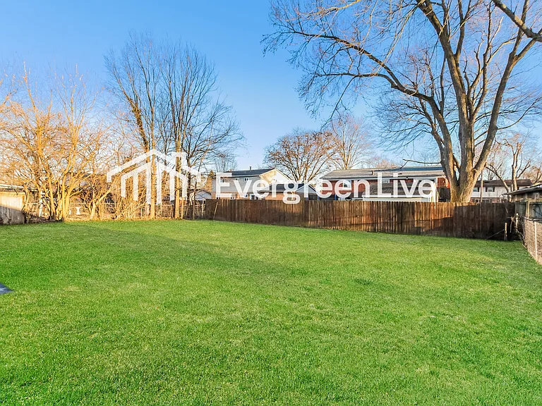 725 Decatur Ct — Photo 15