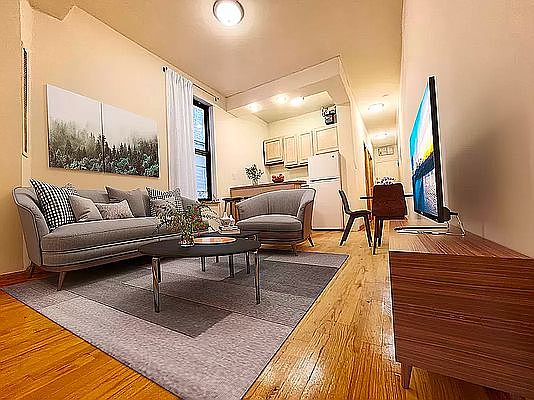 2nd image of 227 E 50th St APT 4
