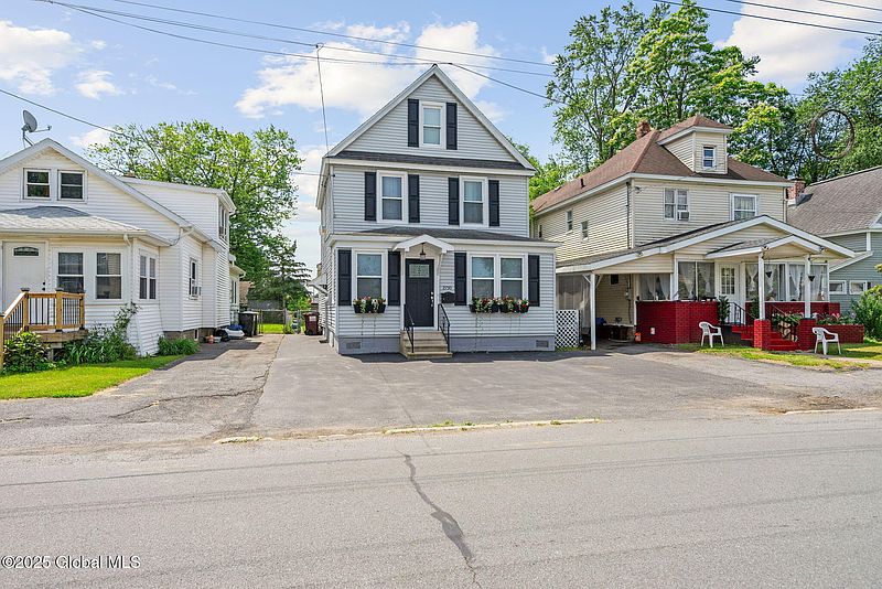 3rd image of 2730 Denver Avenue
