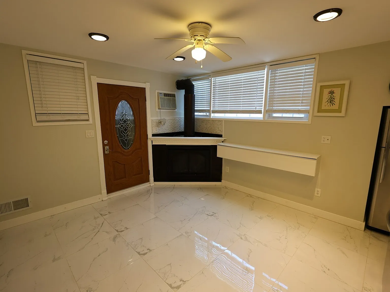 1 bed, 1.0 bath, 400 sqft, $2,400 — Photo 4