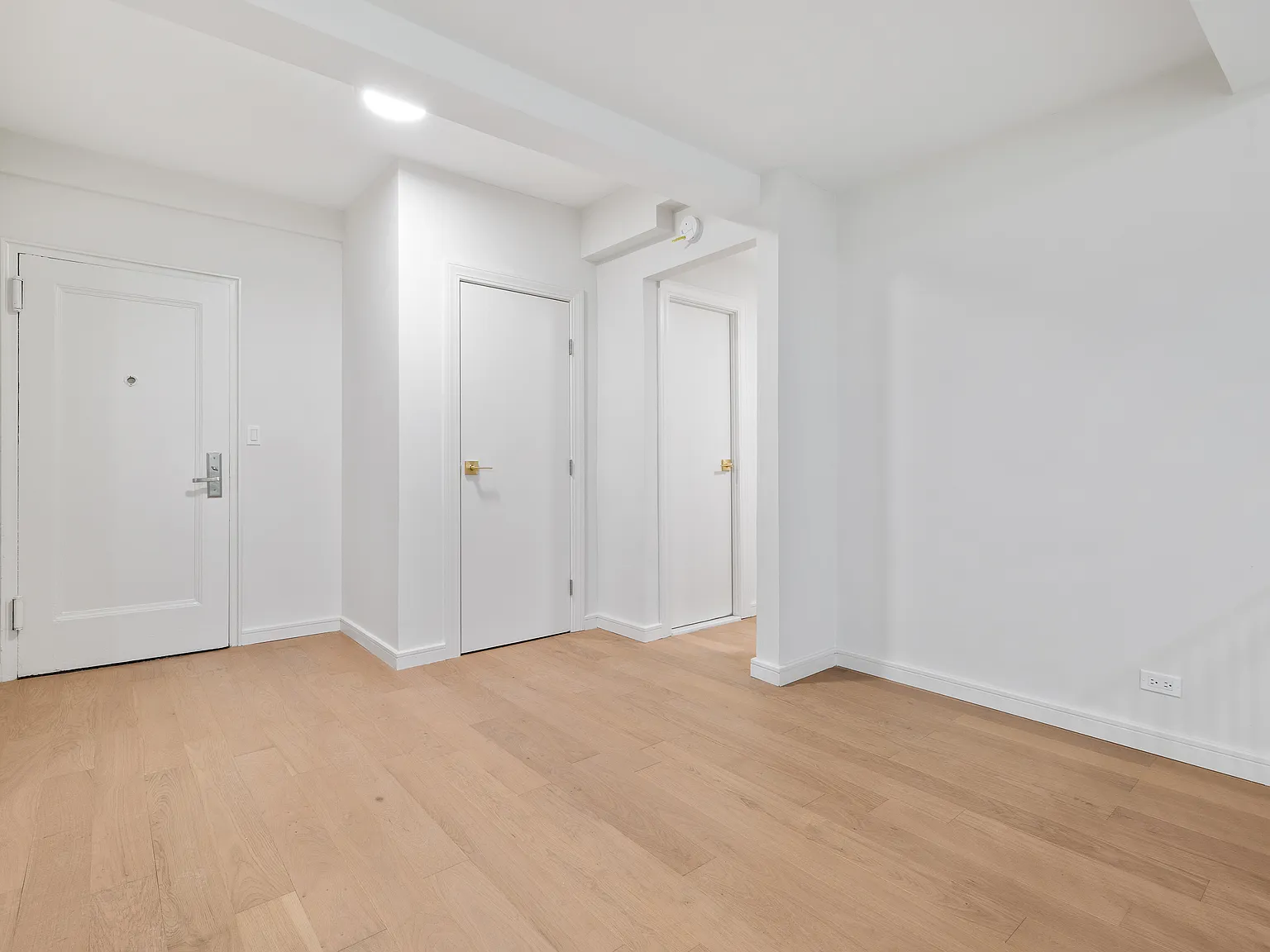 340 East 52nd Street — Photo 4