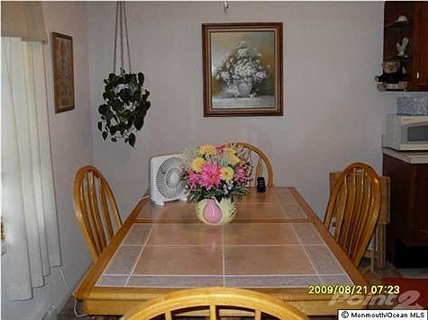 3rd image of 548B Sheffield Ct