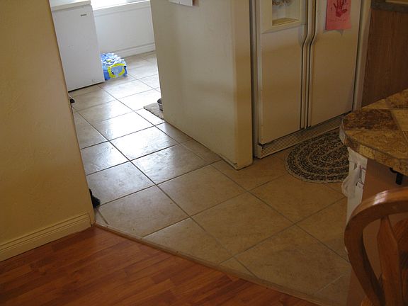 Tile Kitch & Laundry floor