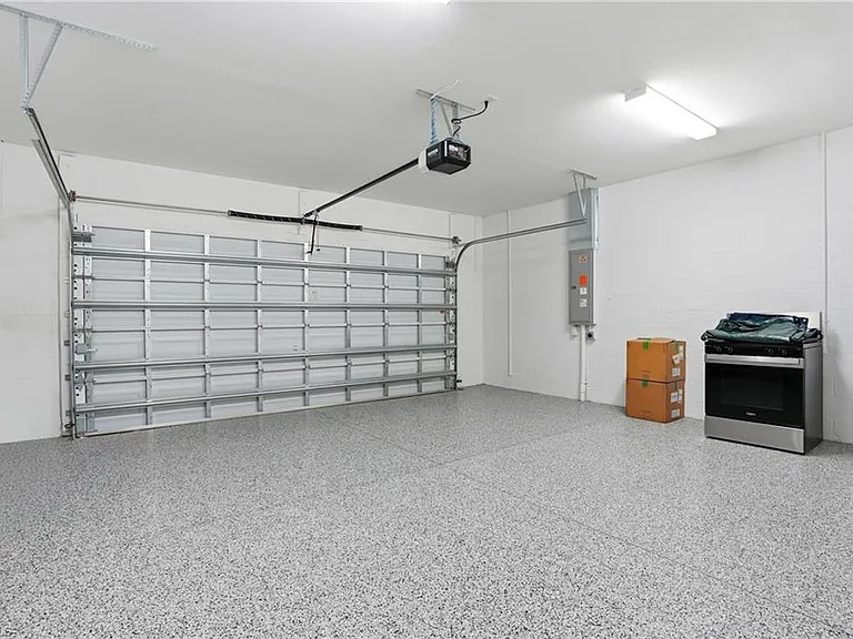 1657 Serena Ave — Photo 35