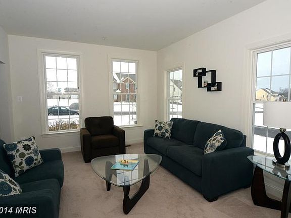 4th image of 302 Poultney Pl
