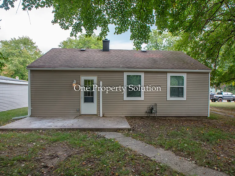 614 N Calumet Ave — Photo 23