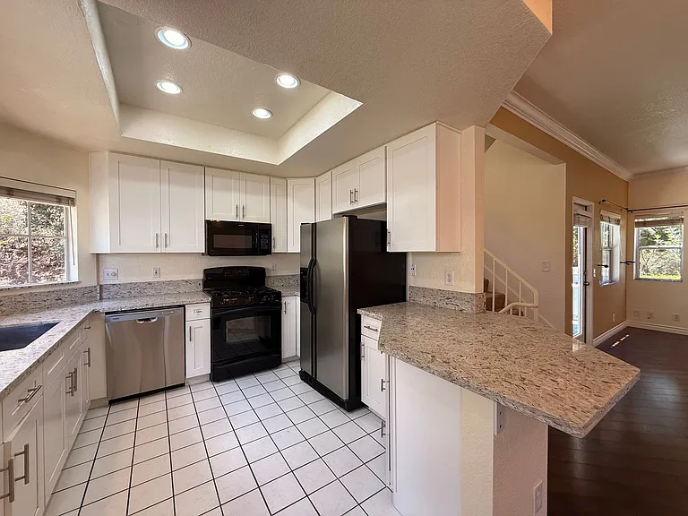 9910 Scripps Vista Way #5 — Photo 7