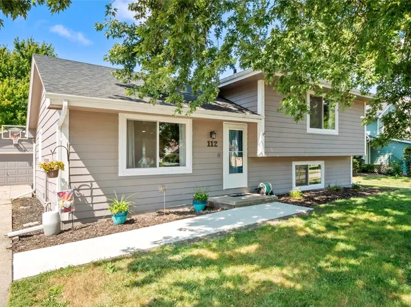 112 NW Maplewood Dr, Grimes, IA 50111