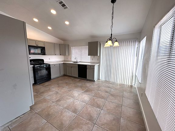 5th image of 14231 Petaluma Ct