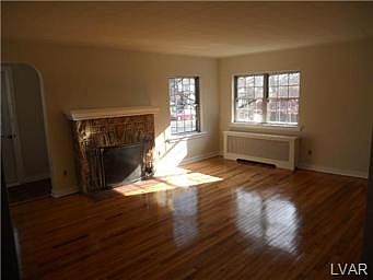 3rd image of 2135 Worthington Ave