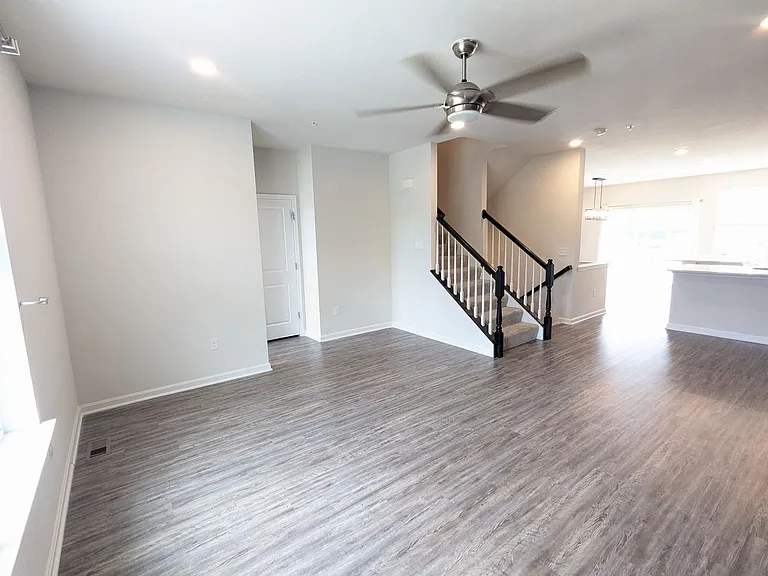 5143 Constitution St — Photo 18