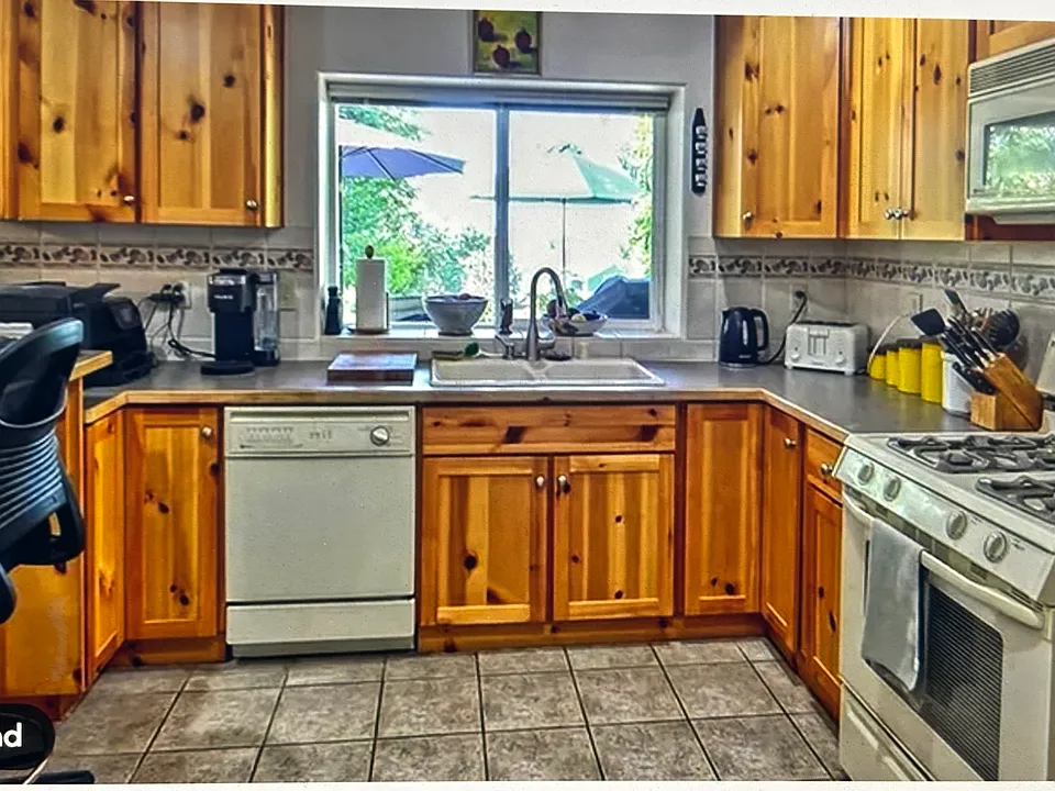 2208 Samish Way