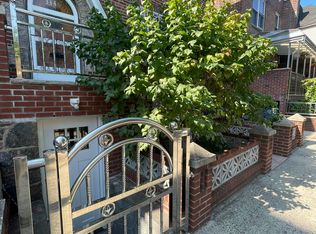 33-46 28th St #BASEMENT, Astoria, NY 11106