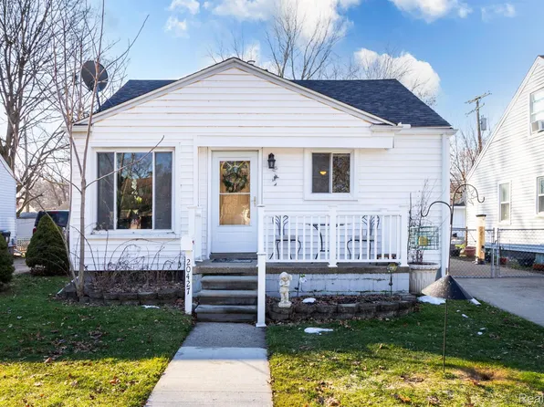 20427 Woodworth, Redford, MI 48240