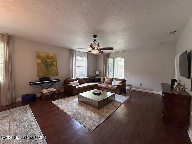 631 Waterside Cir — Photo 7