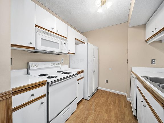 5th image of 2021 Jasper Ln #25E