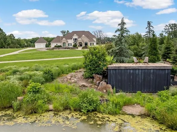 12517 S Harris Rd, Lees Summit, MO 64086
