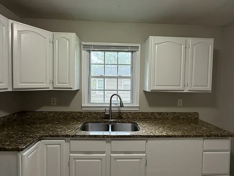 1317 5th Pl NW — Photo 3